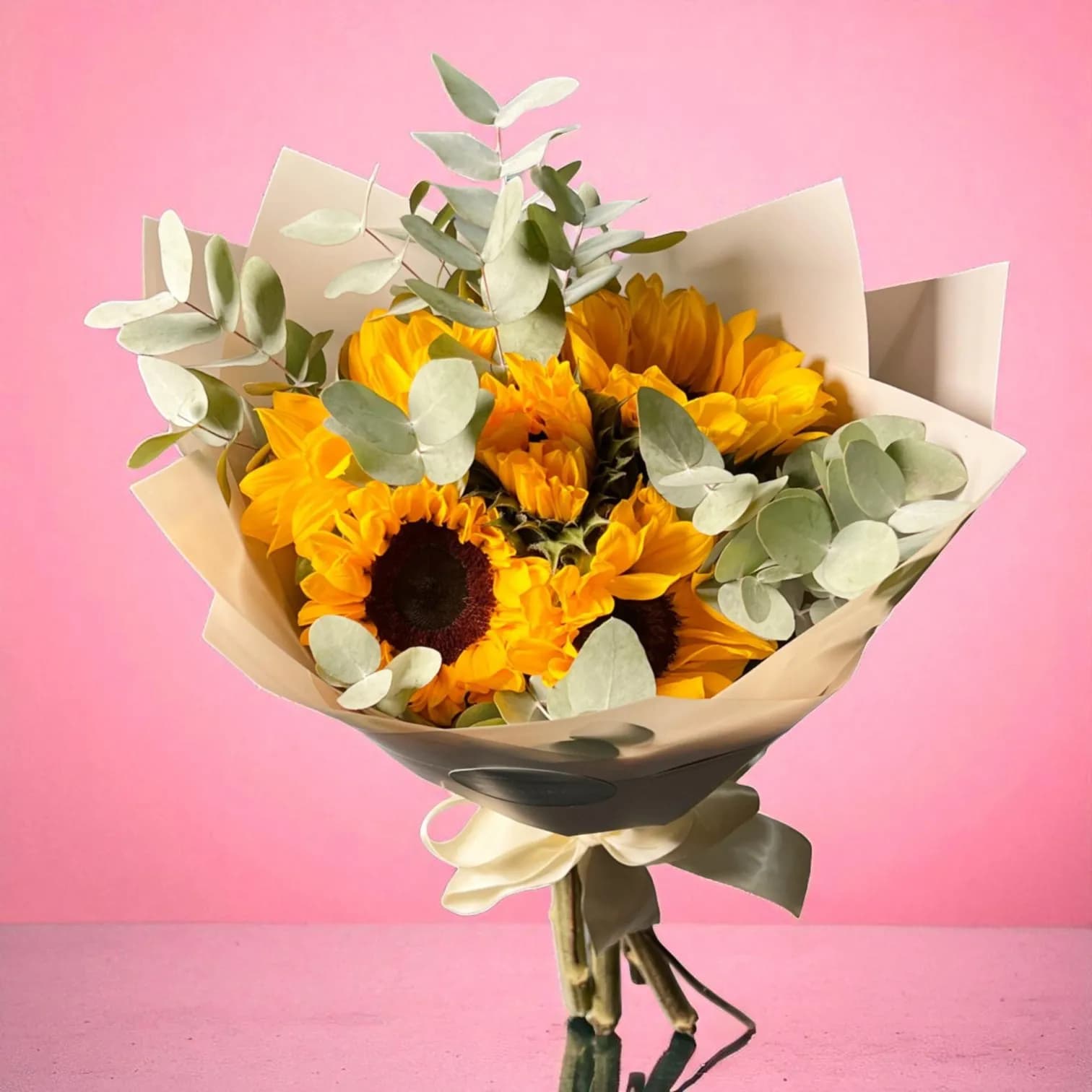 Bouquet de 5 Girasoles con Follaje – Equilibrio Natural