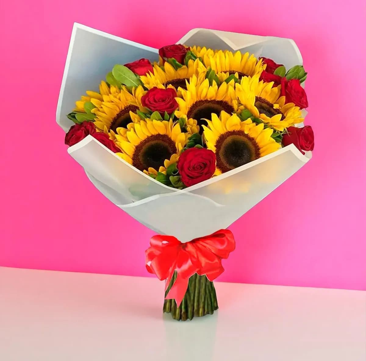 Ramo de 12 Rosas y 10 Girasoles